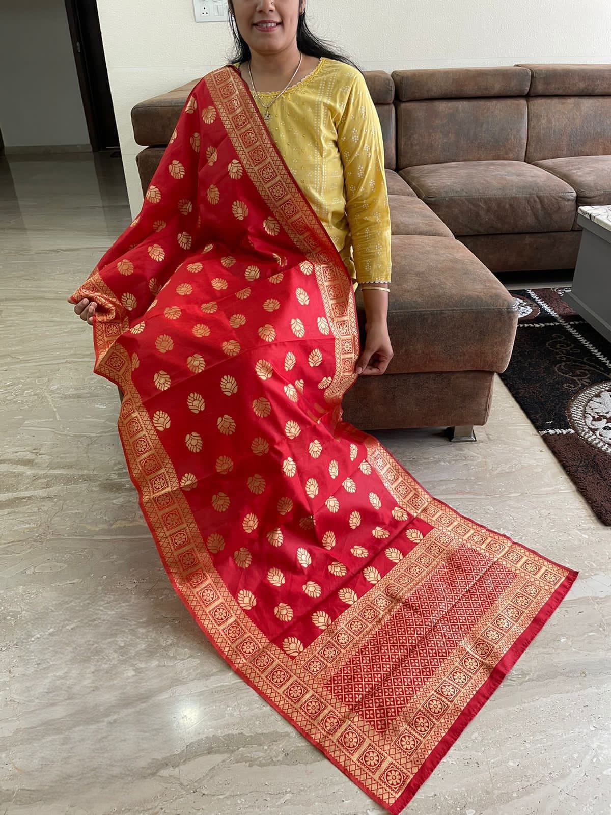 Banarasi Jacquard Butti Motif Dupatta